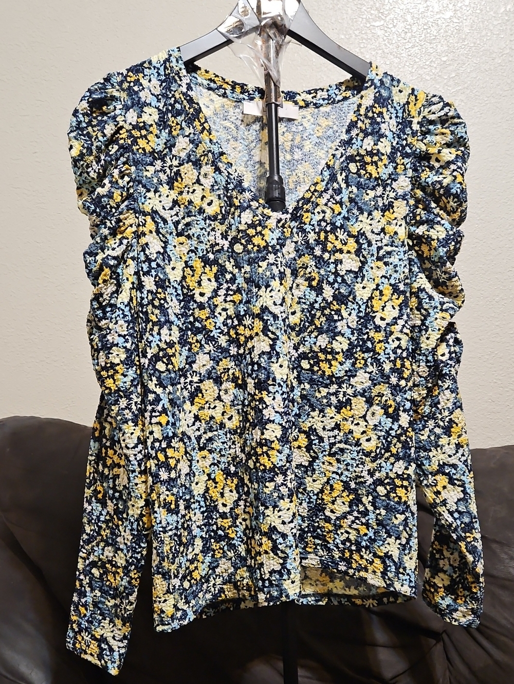 LOFT Navy, Yellow & White Floral Puff-Sleeve V-Neck Top